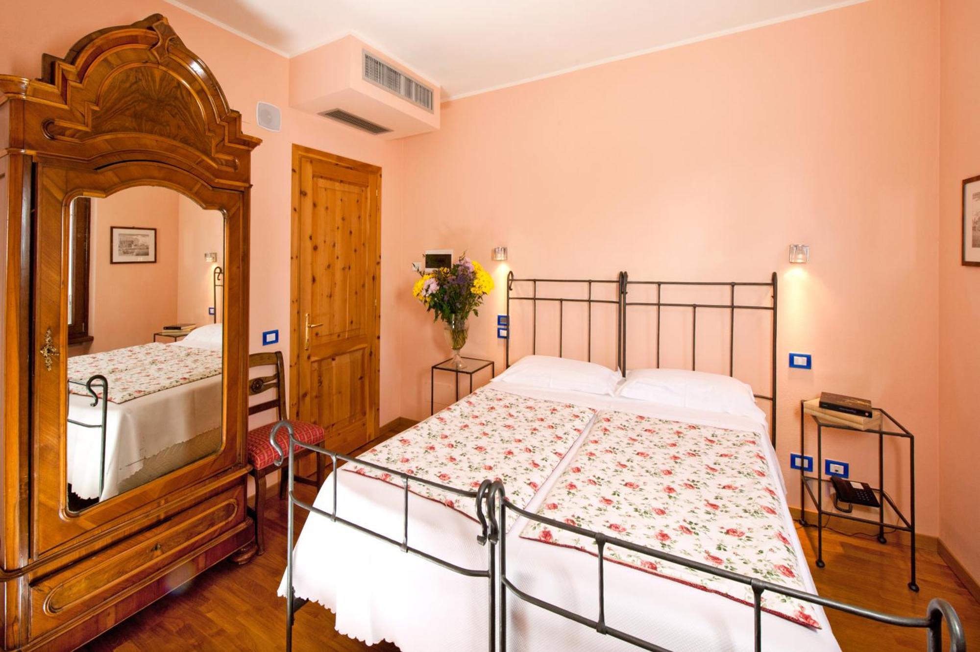 La Locanda Del Notaio Hotel Pellio Intelvi